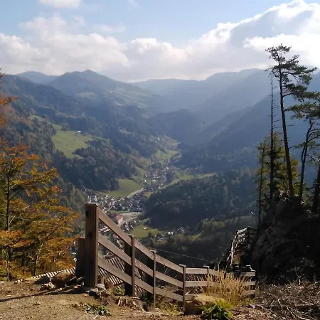 Koca Na Pikovem Crna na Koroskem