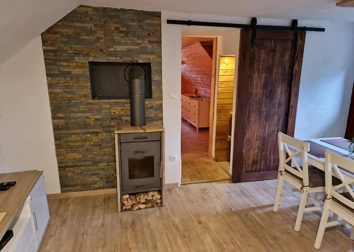 Koca Na Pikovem Crna na Koroskem