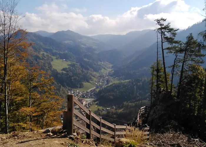 Koca Na Pikovem Crna na Koroskem